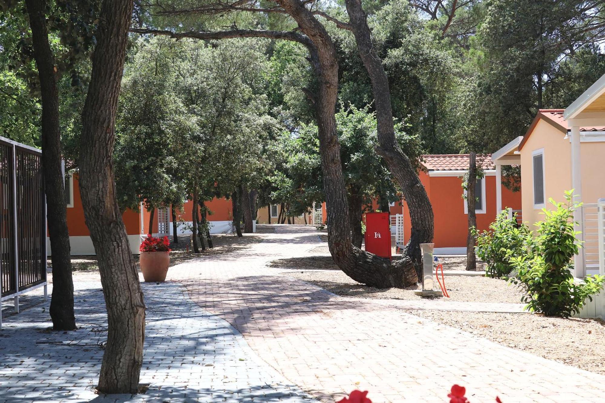 Camping Park Soline Mobile Homes Biograd Na Moru Exterior photo